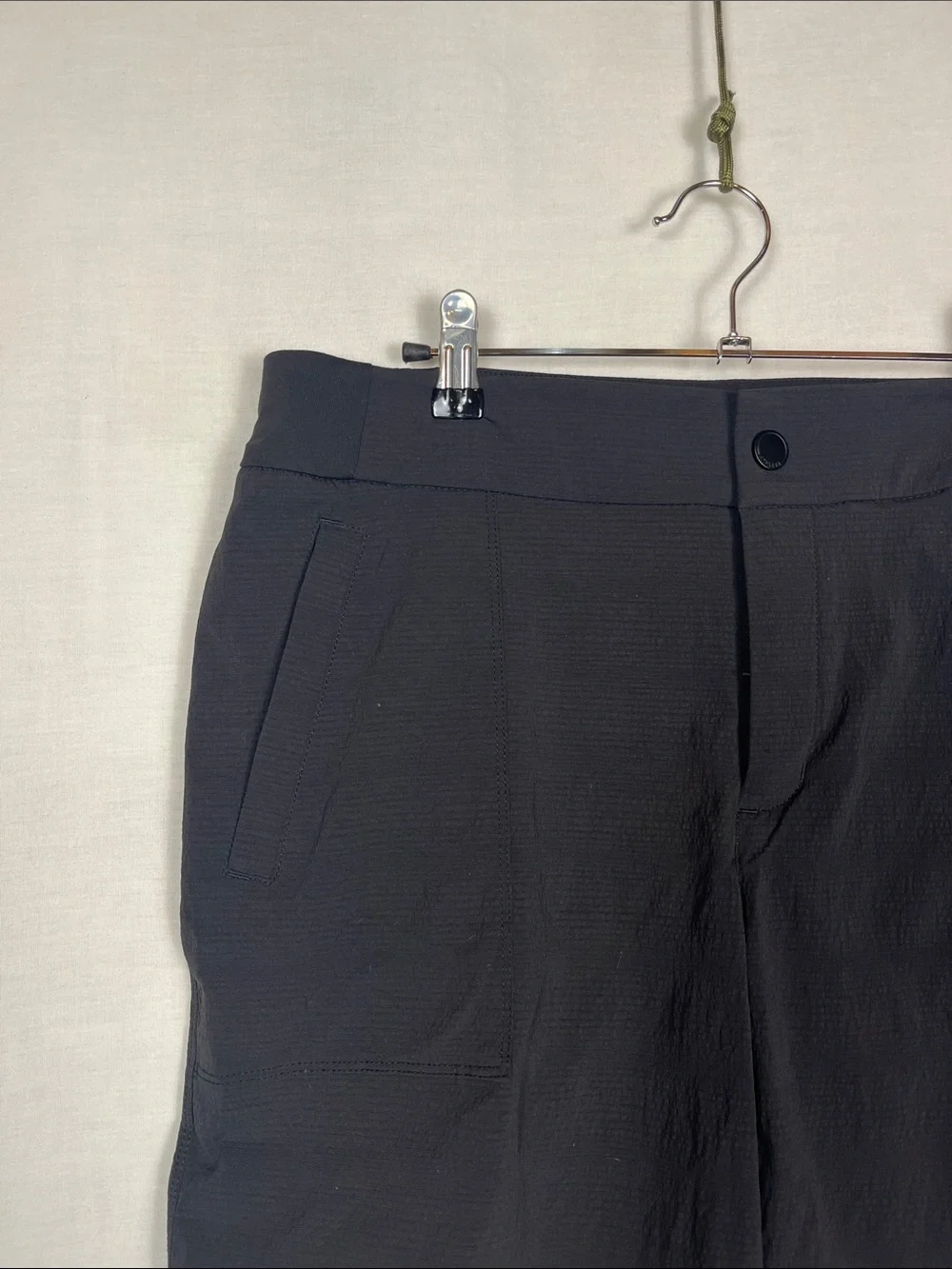 NWT Athleta Black Trekkie Bermuda 2.0 Shorts